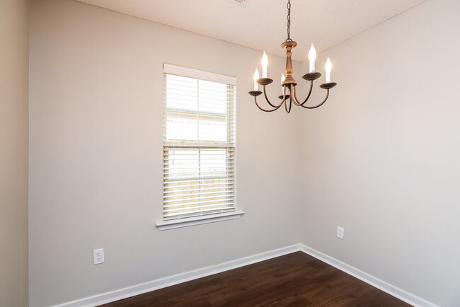 9429 Darren Cir S