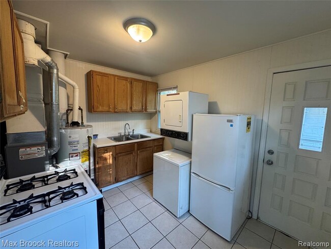 Photo - 1561 E Meyers Ave