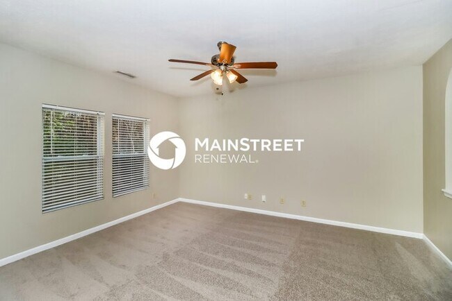 Photo - 4 Bedroom Pet-Friendly Home in Charlotte, NC with Main Street Renewal