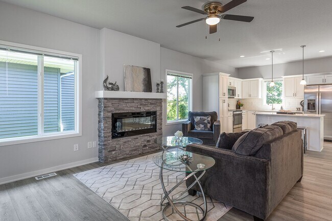 Photo - Great 3 Bedroom Single-Family Home in Urbandale