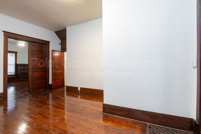 Photo - 3224 E Oakland Ave