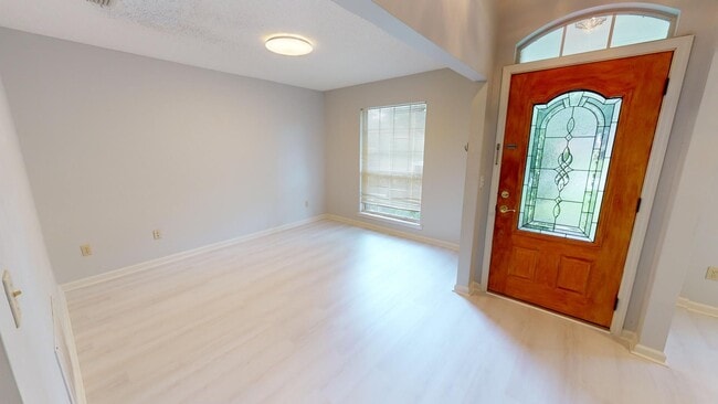 Photo - Great Desirable LOCATION!