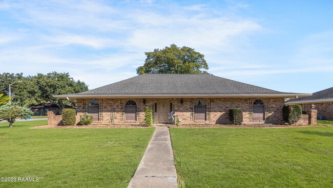 Building Photo - 512 Monarch Dr