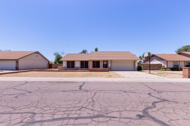 Comfortable 3-Bed, 2-Bath Home in Glendale! - Comfortable 3-Bed, 2-Bath Home in Glendale!