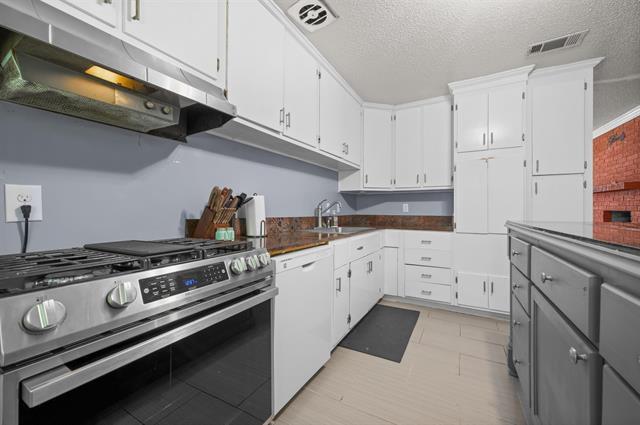 Photo - 105 Allen Ave