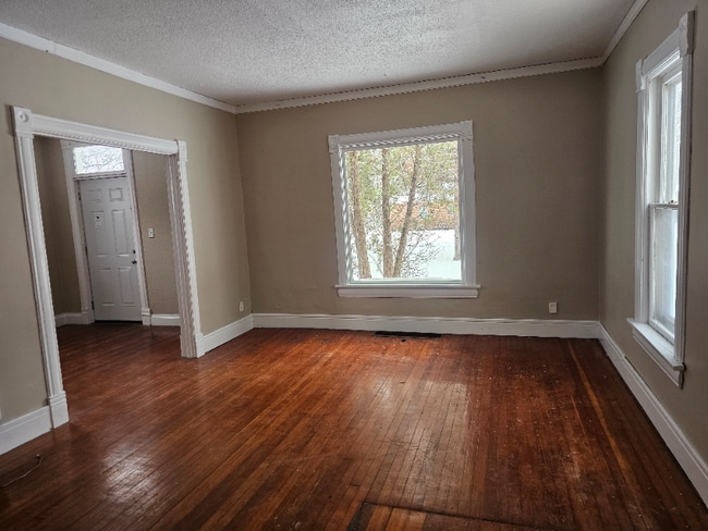 Photo - 107 S Hawley St