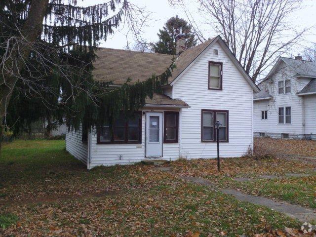 Building Photo - 1215 10th St E Rental