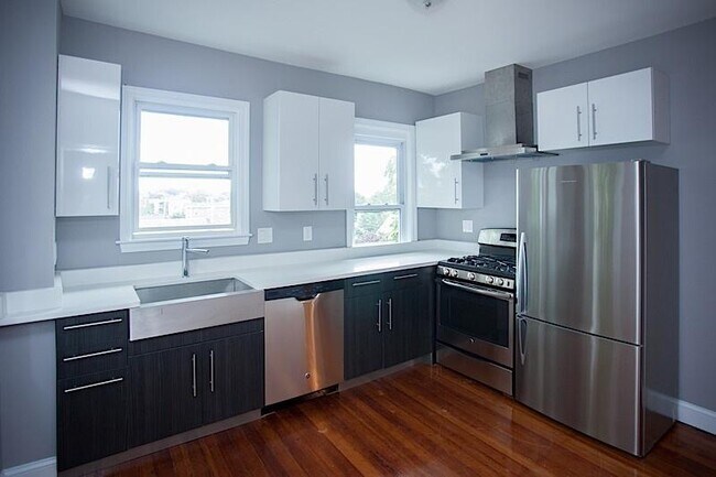 Building Photo - 2.0 bedroom in Somerville Massachusetts 02145 Unit U3 Rental