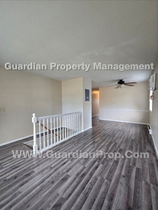 Building Photo - 7660 Edgewood Dr Unit #2