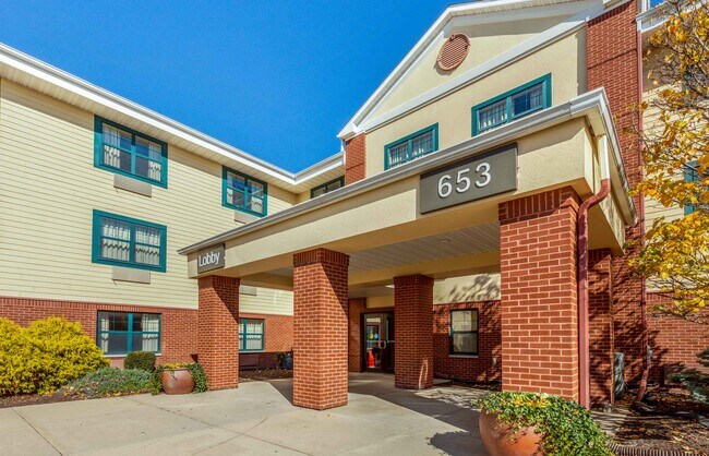 Furnished Studio-Rockford - I-90