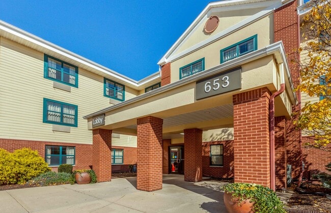 Photo - Furnished Studio-Rockford - I-90