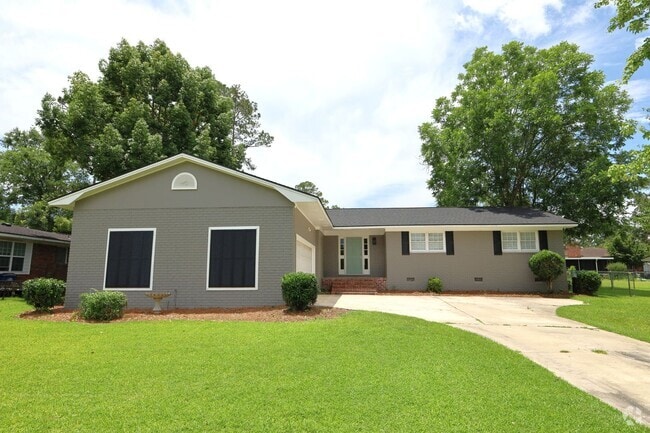 Building Photo - 111 Fairway Dr Rental