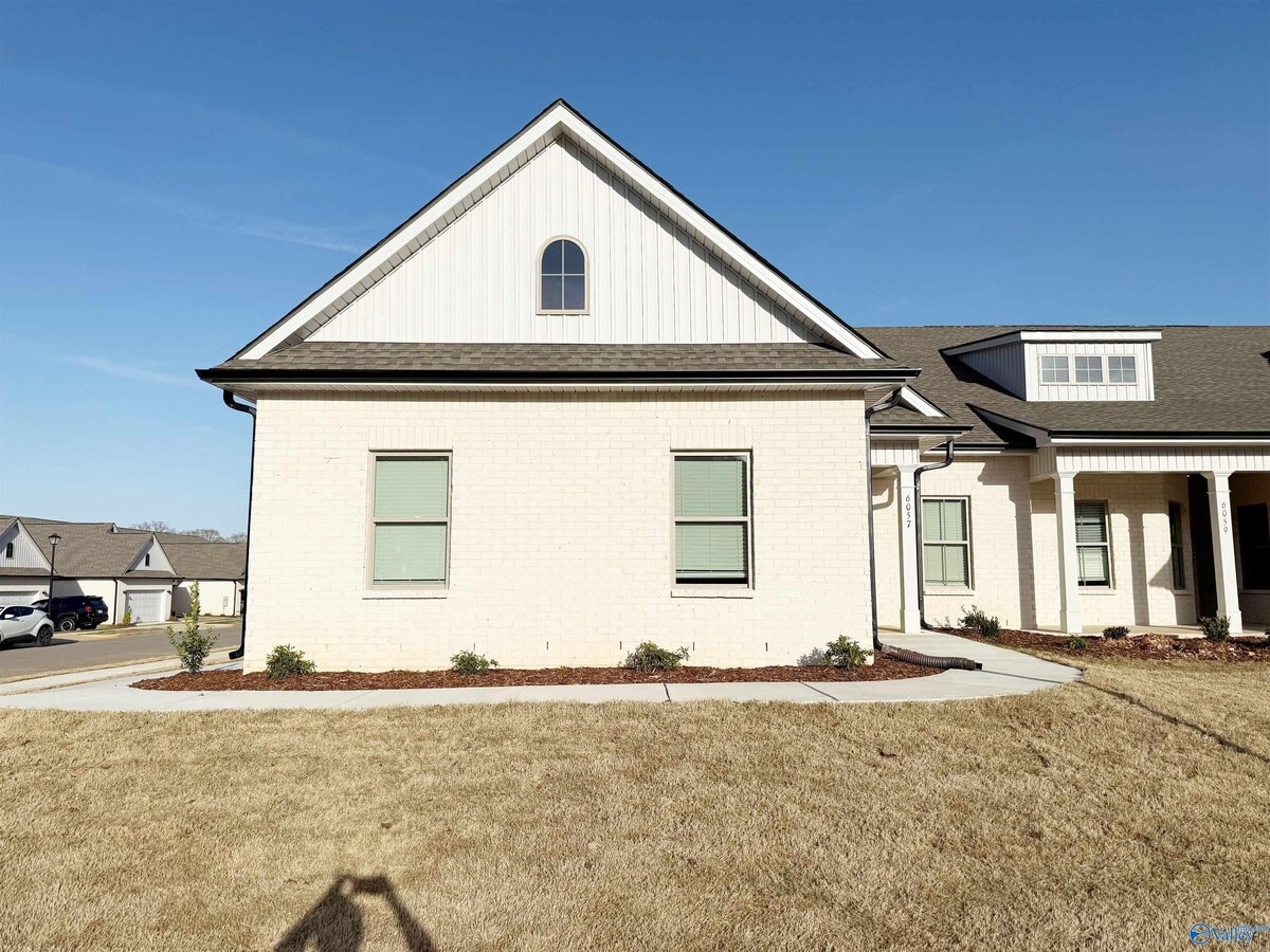 Photo - 6057 Gardner Maples Dr SE