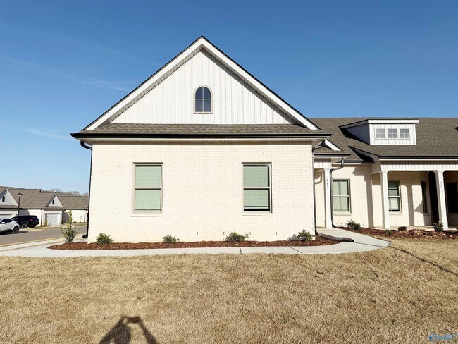 Photo - 6057 Gardner Maples Dr SE