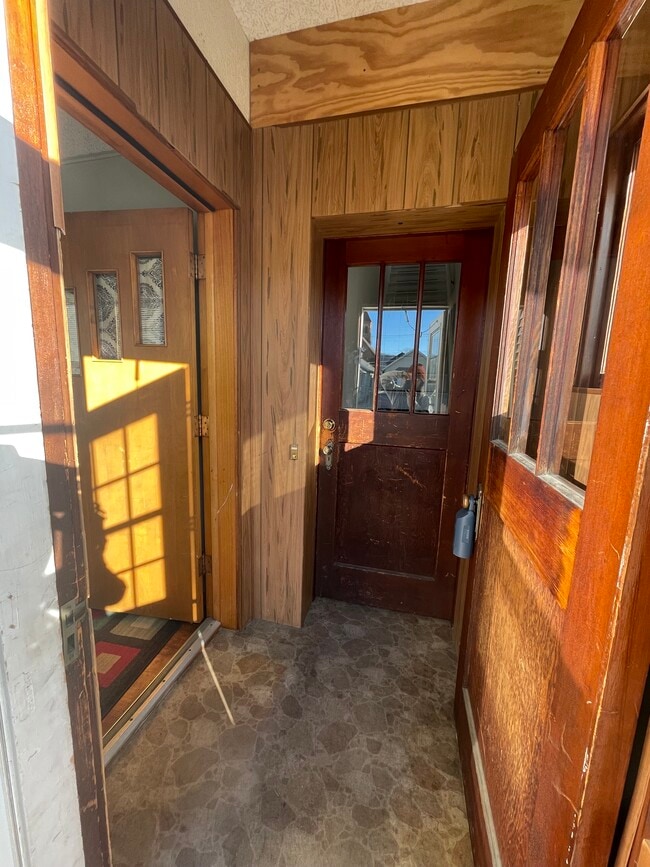 B13 - 556 E 5th St Unidad 1