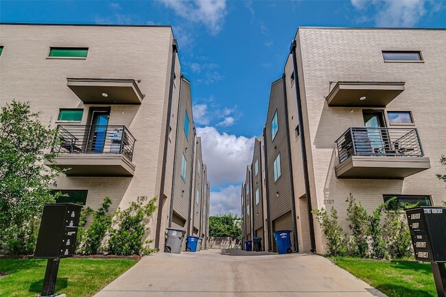 Photo - 2707 Kimsey Dr Unit 103