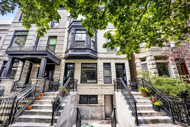 Photo - 2522 N Burling St Unit 2
