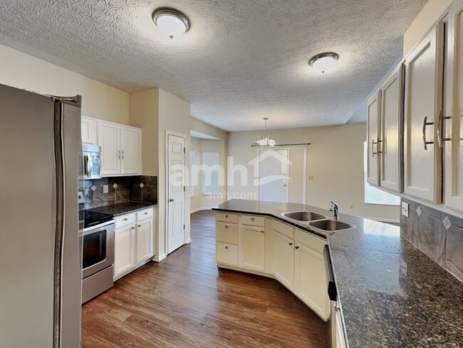 Photo - 742 Keltoncrest Dr