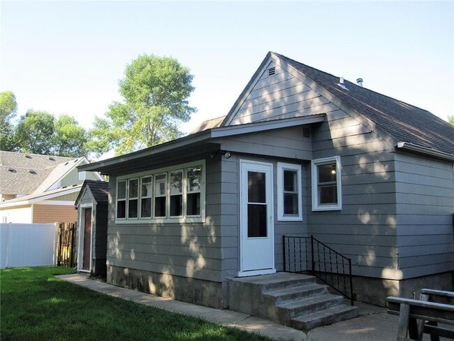 Photo - 376 Pierson Ave S