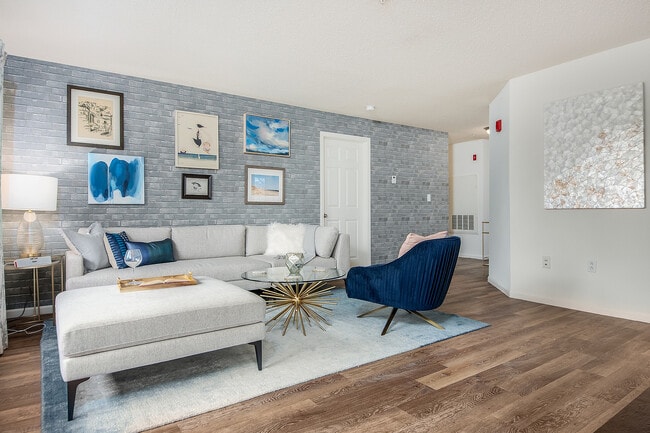 Building Photo - Essex Apartment Homes