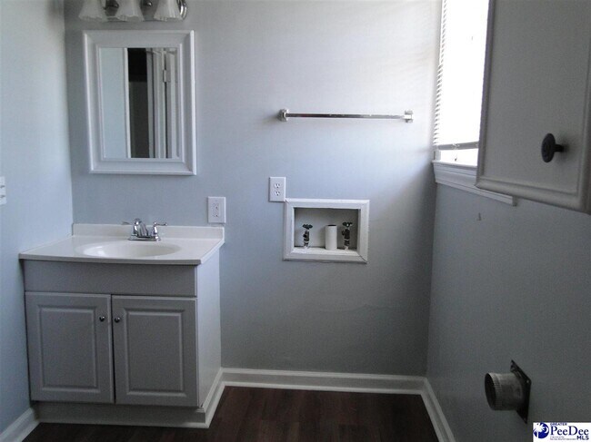 Photo - 601 N Dargan St