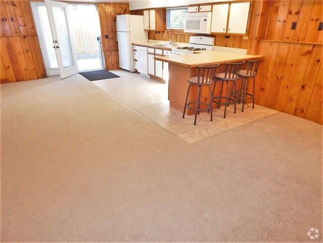 Building Photo - 2133 NY-65 Unit Apt 2
