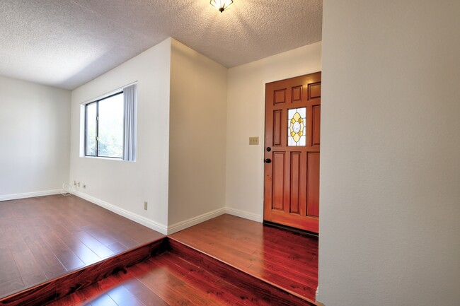 Photo - 1290 Elm Ave Townhome