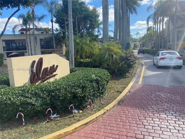Photo - 8807 SW 130th Pl Unit 102