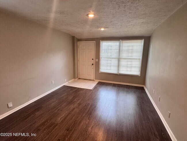 Photo - 1153 Walnut St Apartamento Unidad 1