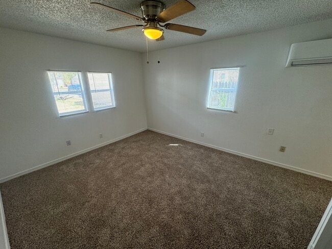 Photo - 2423 26th St Unidad Rear