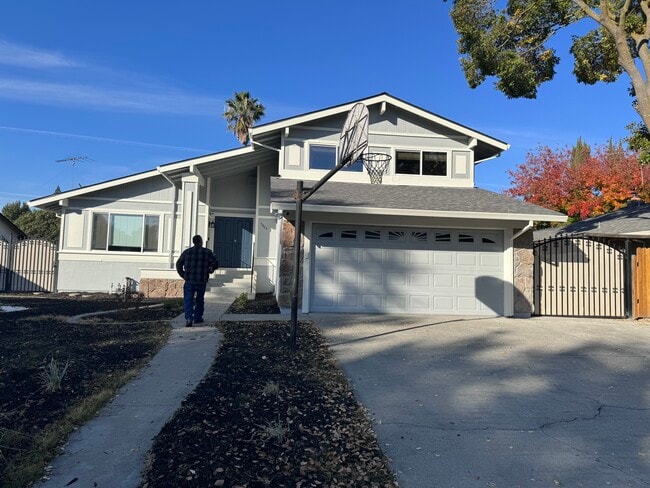 Photo - 3604 Keswick Way House