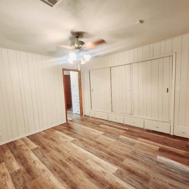 Photo - 413 S 5th St