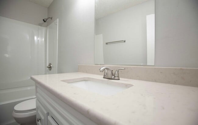 Photo - 715 Rose Ln