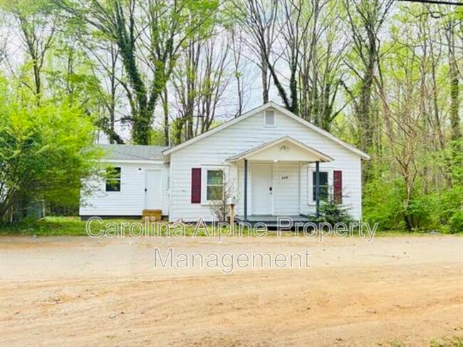 Building Photo - 918 Airline Ext