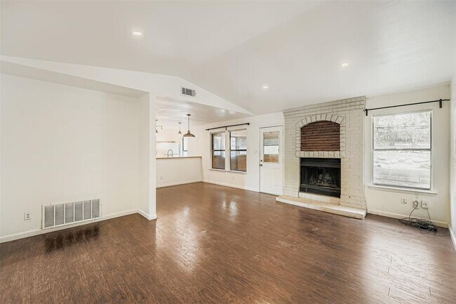 Photo - 4902 Parell Path