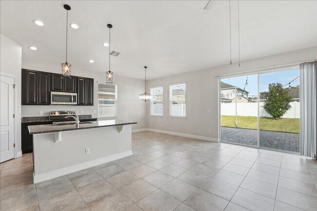 Photo - 11007 Inside Loop