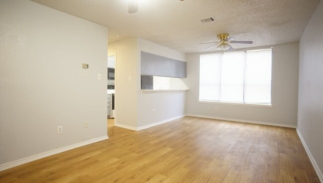 Photo - 2/2 Renovated Condo in Central Austin Unidad 104