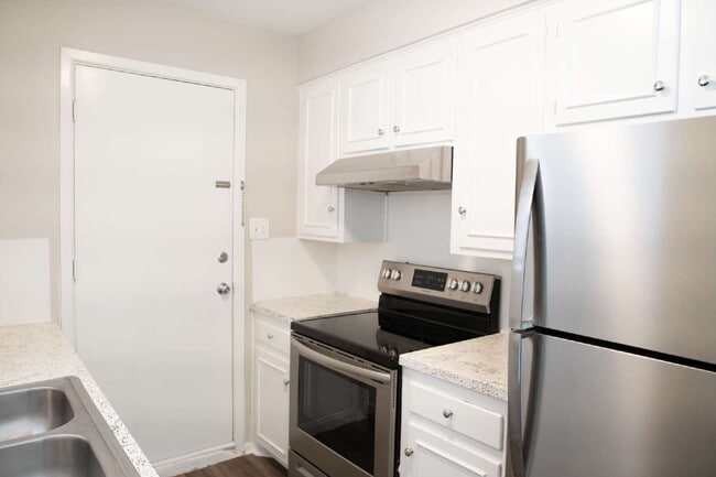 Photo - Updated 3 Bed 2 Bath Duplex!!