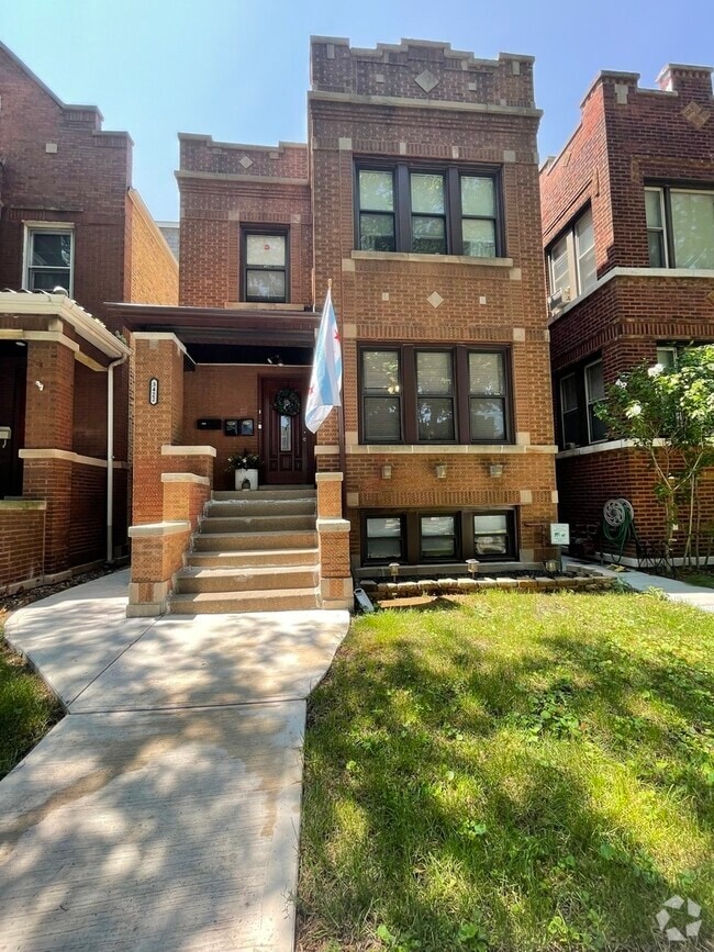 Building Photo - 3422 N Hamlin Ave Unit 1 Rental