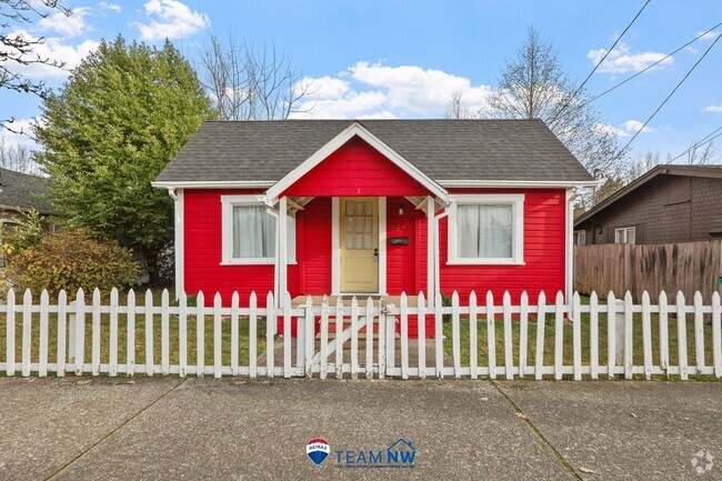 Building Photo - Move in ready now! Charming 1-Bedroom Home...