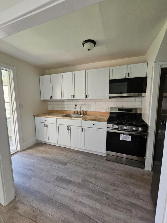 Photo - 1103 Baldwin St