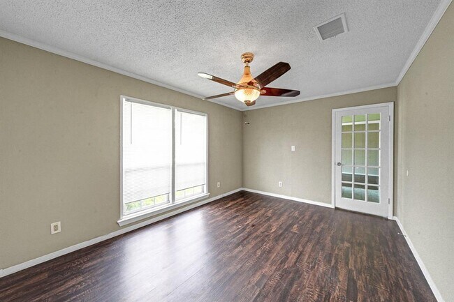 Photo - 9214 Bryce Ave