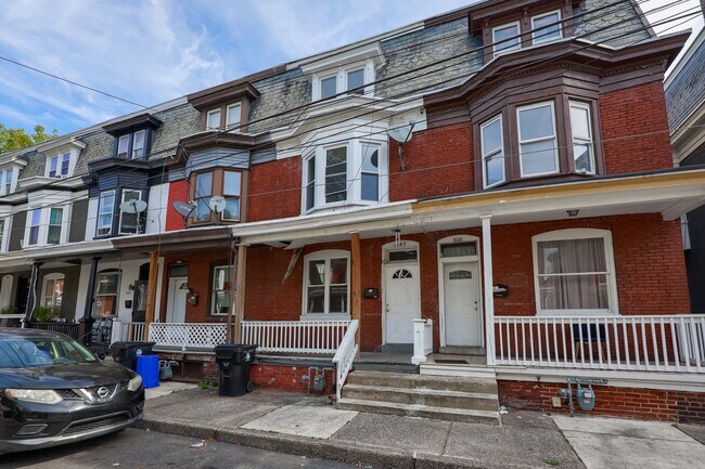 Photo - 2145 Penn St