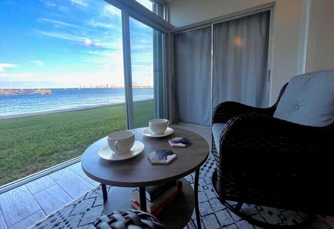 410 Wilma Cir Unit 103
