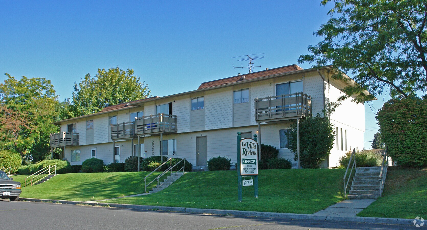 La Villa Riviera - La Villa Riviera Apartments