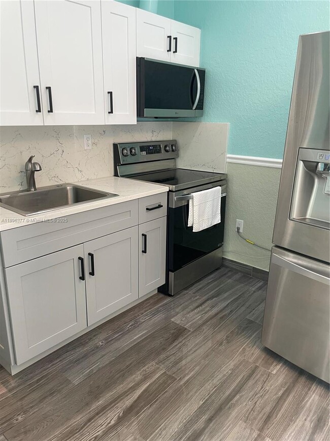 Photo - 240 NE 27th St Unidad 1