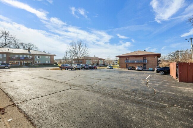 1156 W Carriage Dr