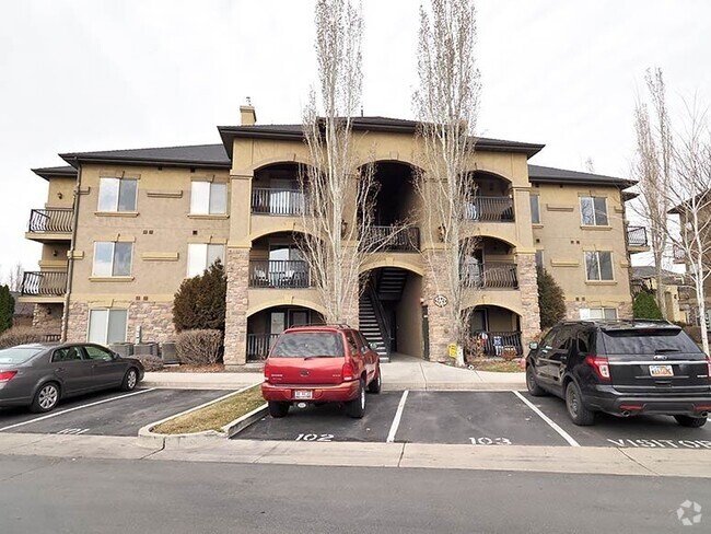 Building Photo - Beautiful 3 bedroom Condo in Pleasant Grov...