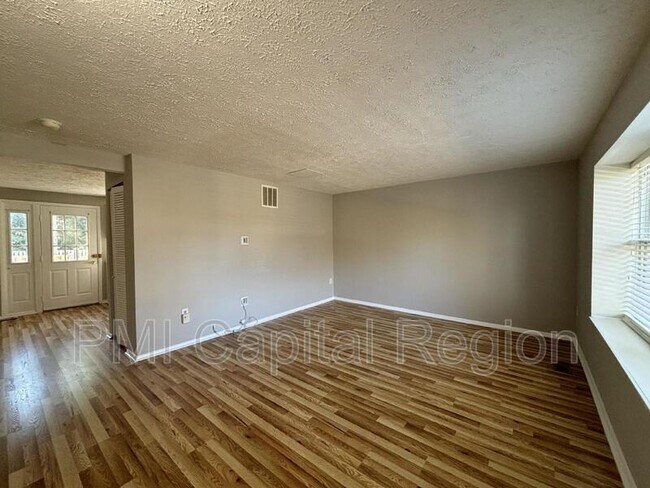 Photo - 8 McDonald Chapel Ct