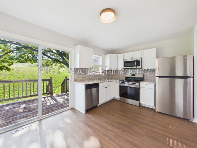 Photo - 7030 Ewing Ave